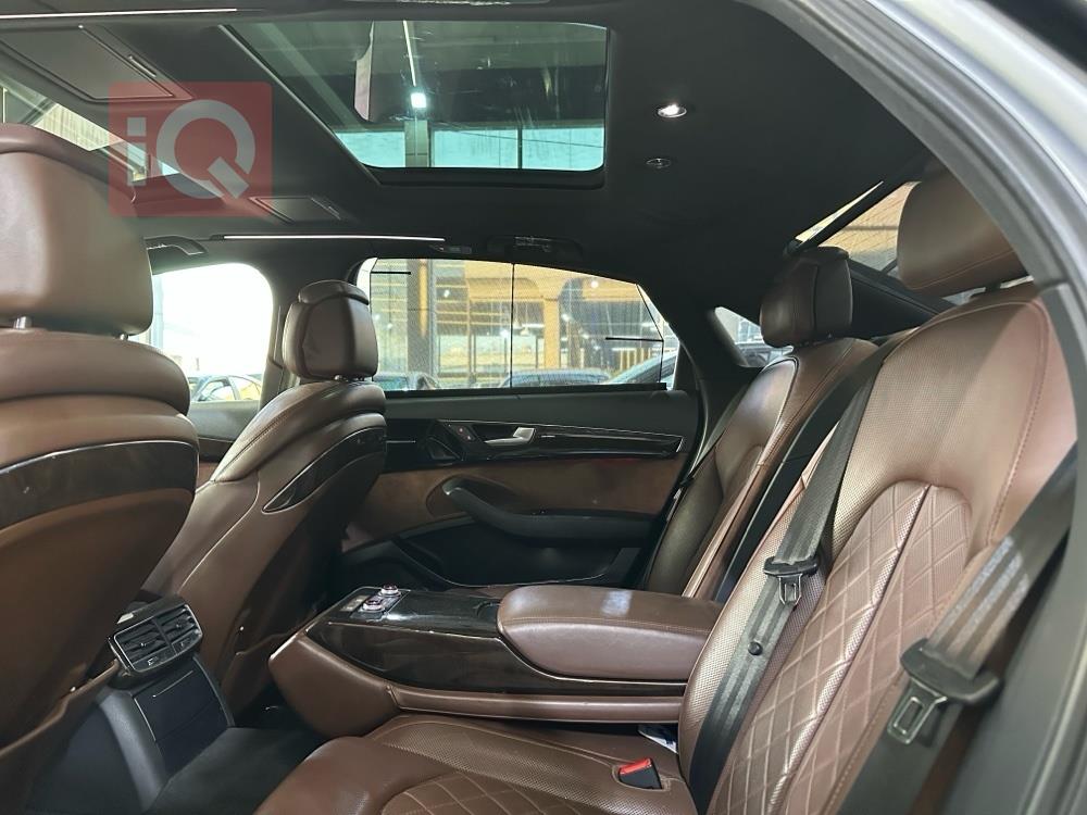 اودي A8